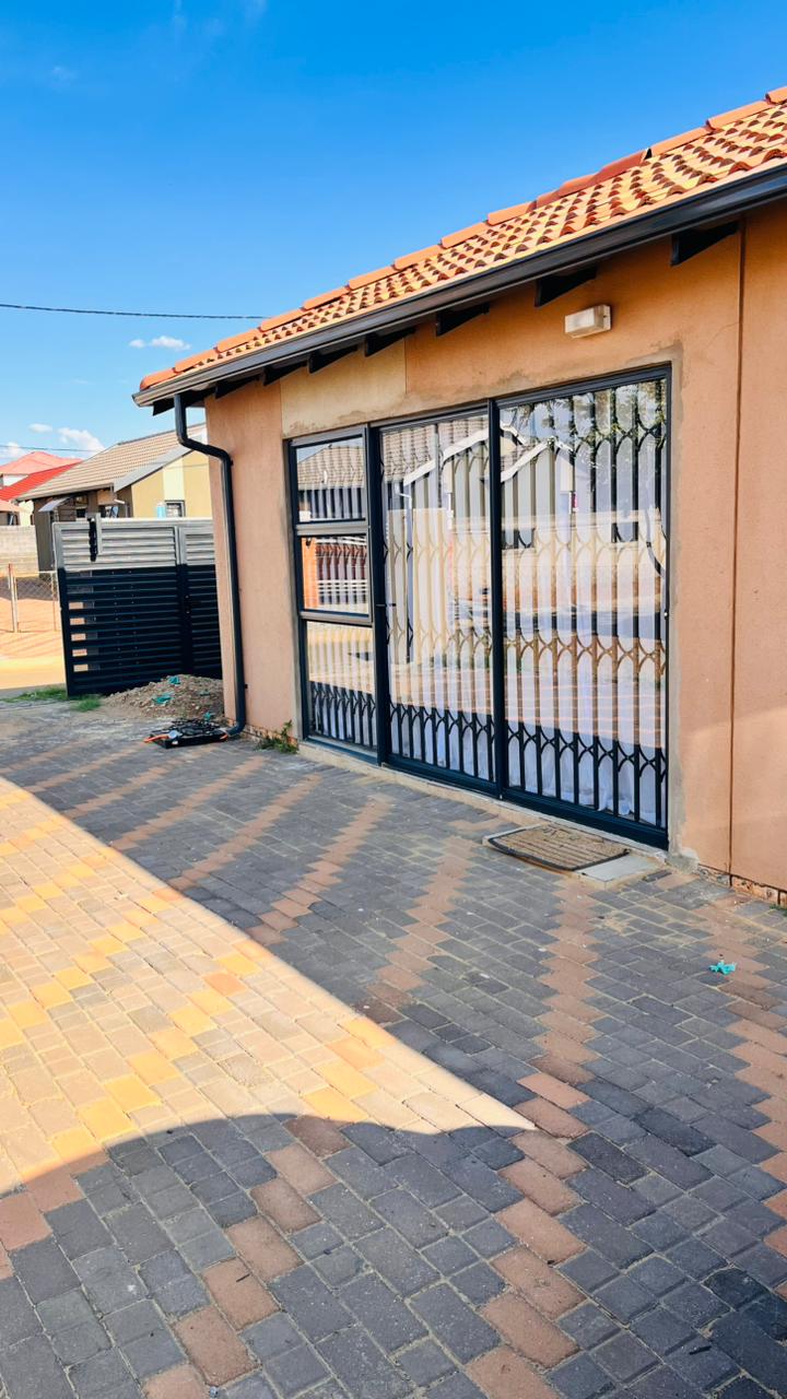 To Let 3 Bedroom Property for Rent in Savanna City Gauteng