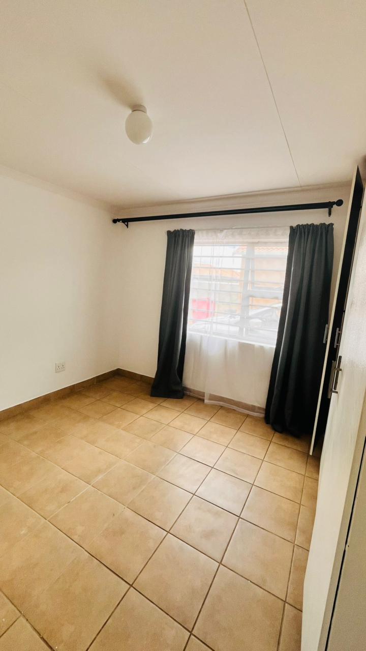 To Let 3 Bedroom Property for Rent in Savanna City Gauteng