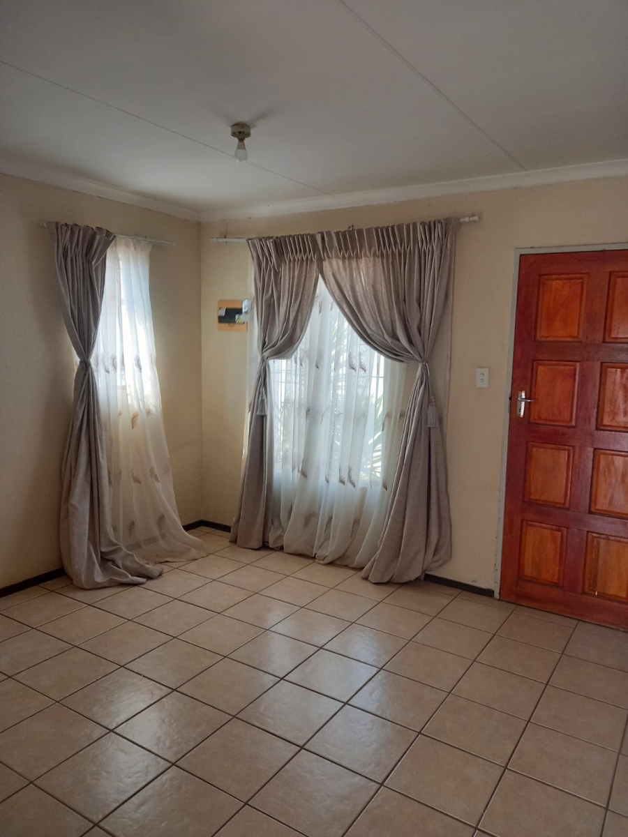 To Let 3 Bedroom Property for Rent in Savanna City Gauteng