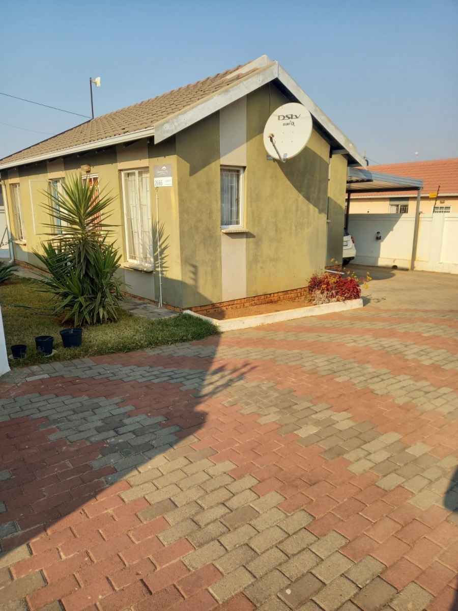 To Let 3 Bedroom Property for Rent in Savanna City Gauteng