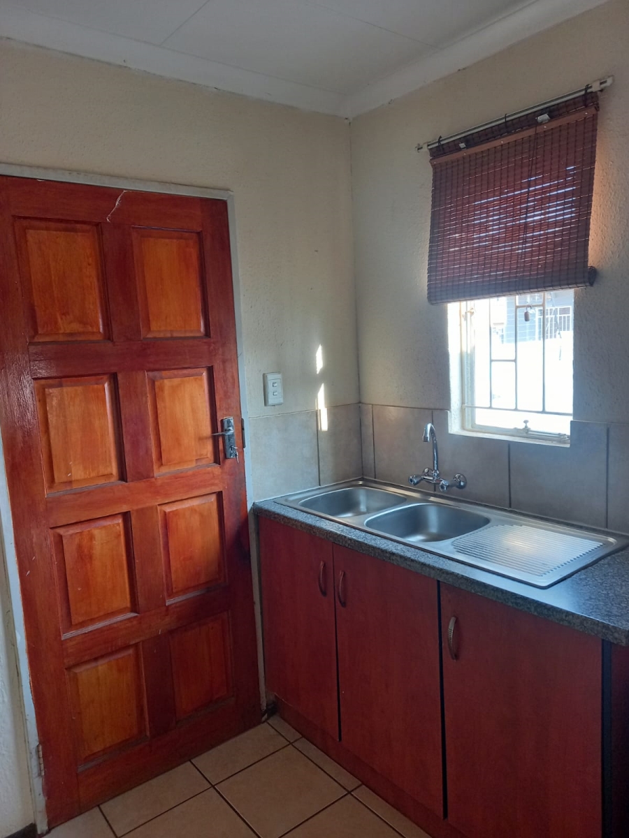 To Let 3 Bedroom Property for Rent in Savanna City Gauteng