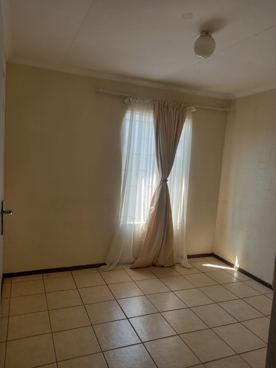 To Let 3 Bedroom Property for Rent in Savanna City Gauteng