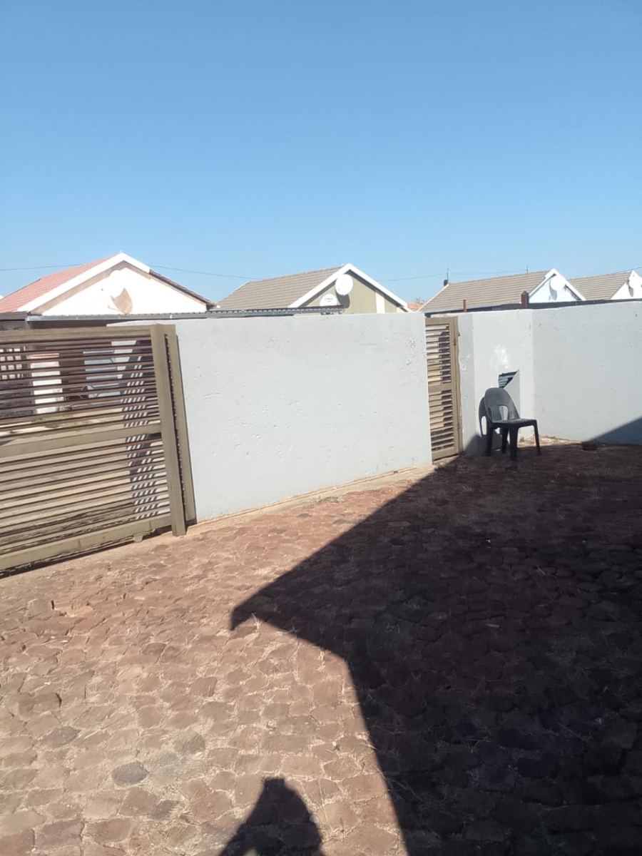 2 Bedroom Property for Sale in Savanna City Gauteng