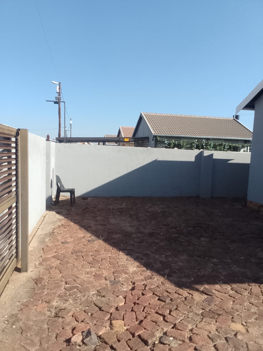 2 Bedroom Property for Sale in Savanna City Gauteng