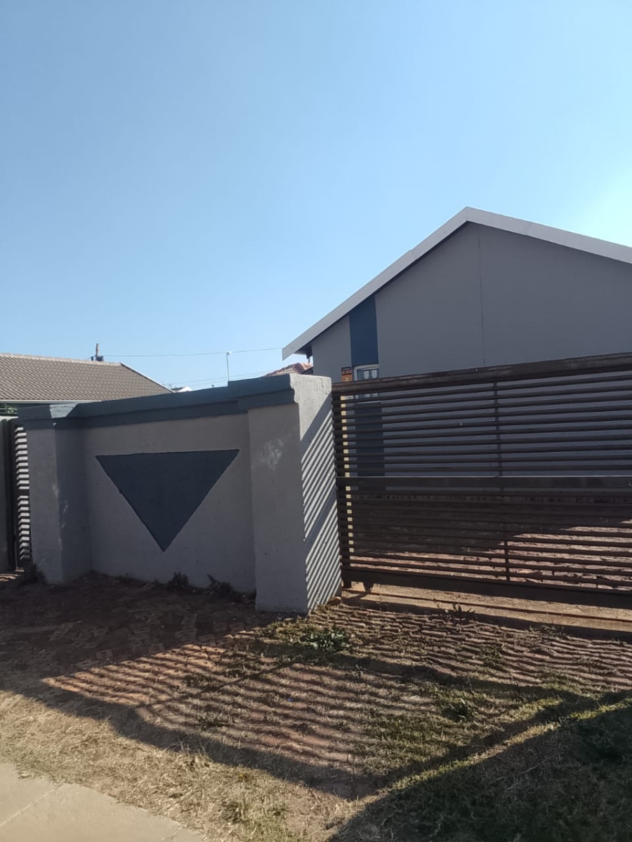 2 Bedroom Property for Sale in Savanna City Gauteng