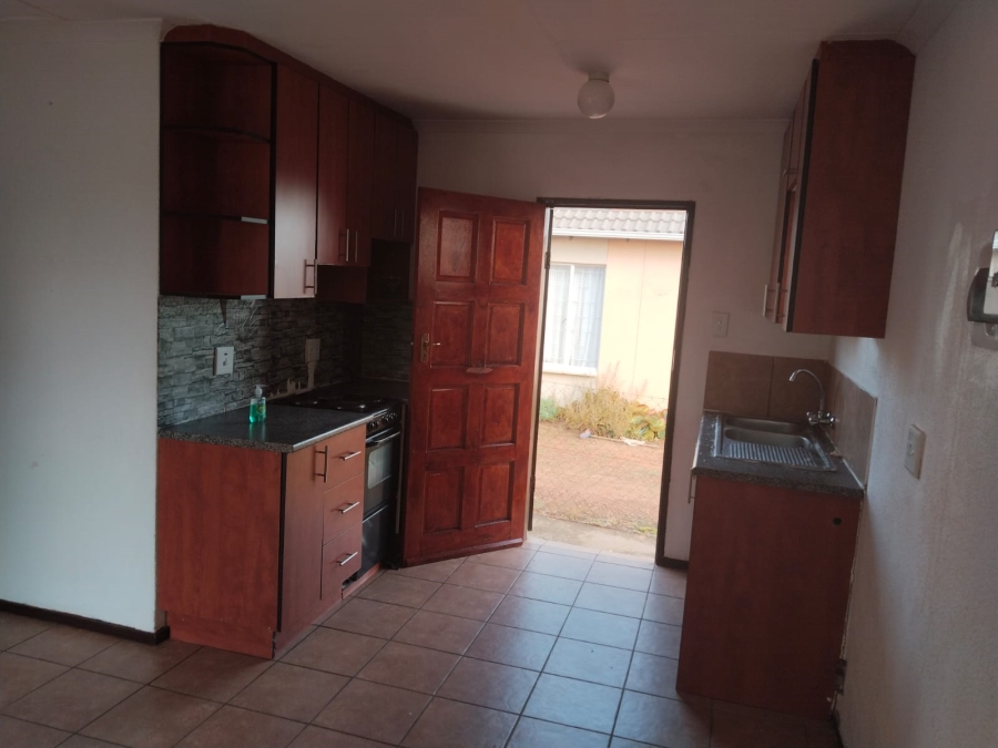 To Let 2 Bedroom Property for Rent in Savanna City Gauteng