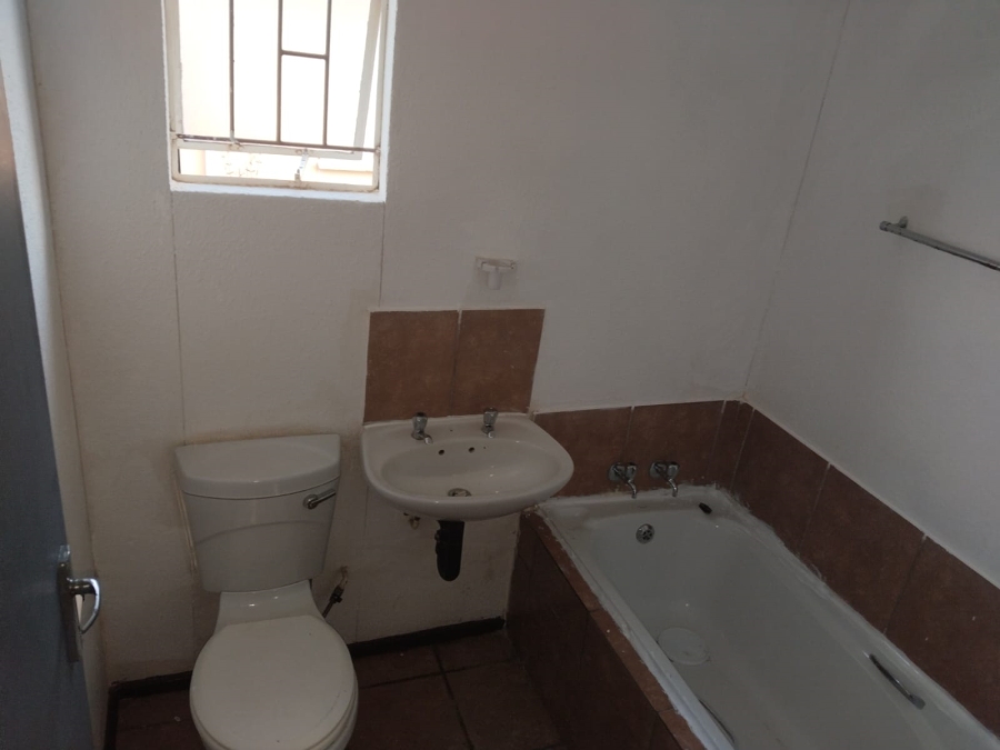 To Let 2 Bedroom Property for Rent in Savanna City Gauteng
