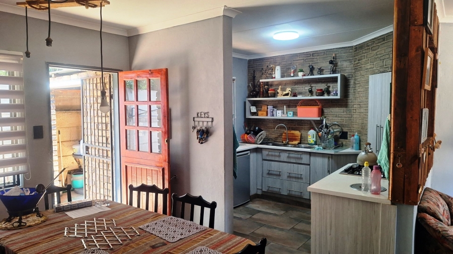 4 Bedroom Property for Sale in Hesteapark Gauteng