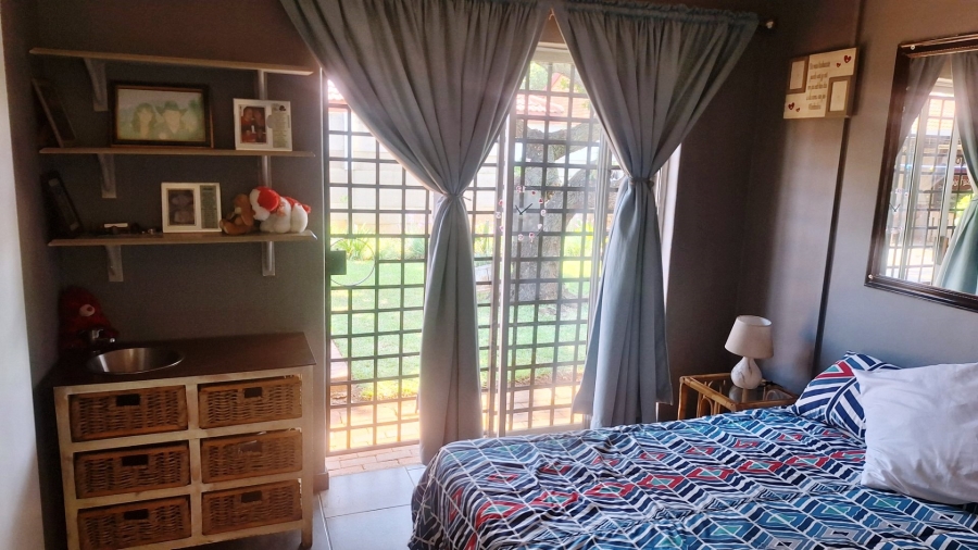 4 Bedroom Property for Sale in Hesteapark Gauteng
