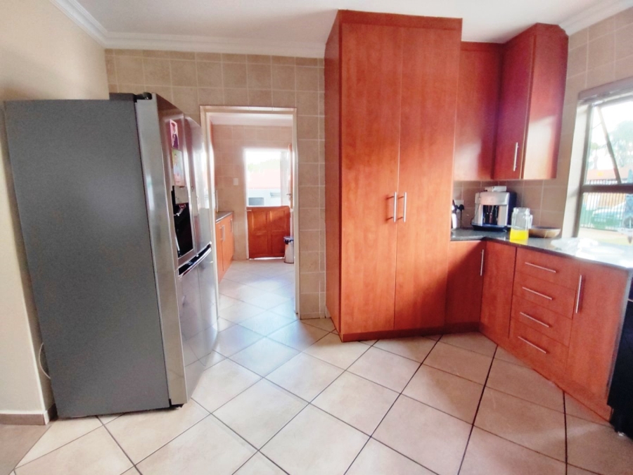 6 Bedroom Property for Sale in Montana Park Gauteng