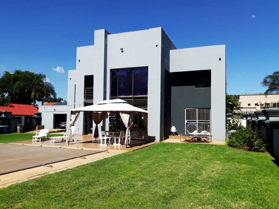 6 Bedroom Property for Sale in Montana Park Gauteng