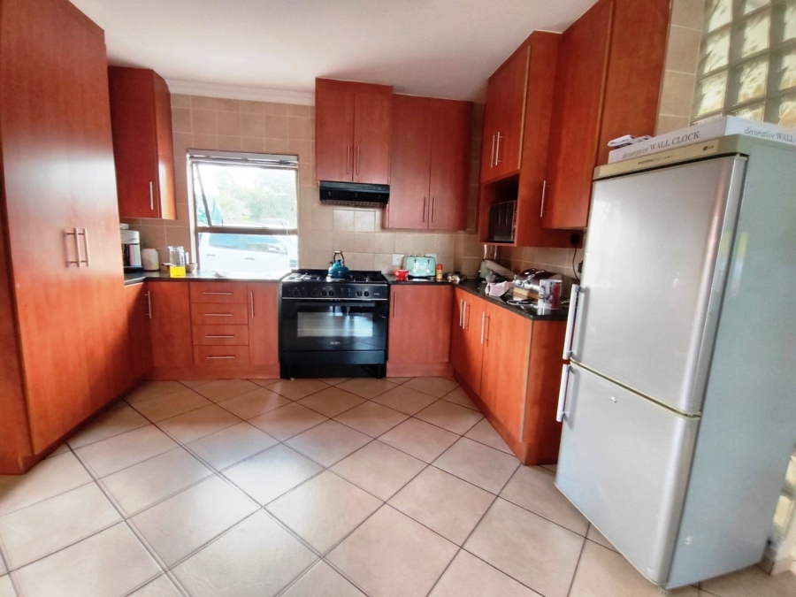 6 Bedroom Property for Sale in Montana Park Gauteng