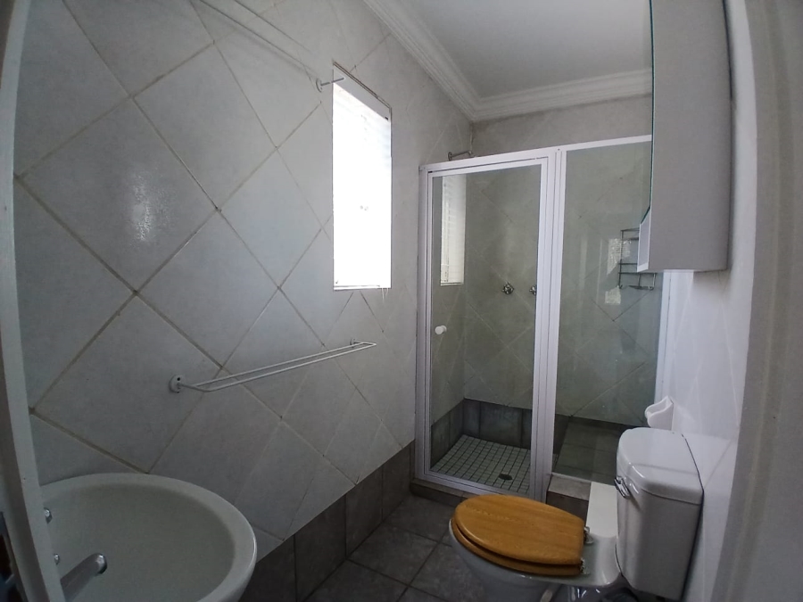 3 Bedroom Property for Sale in Die Hoewes Gauteng