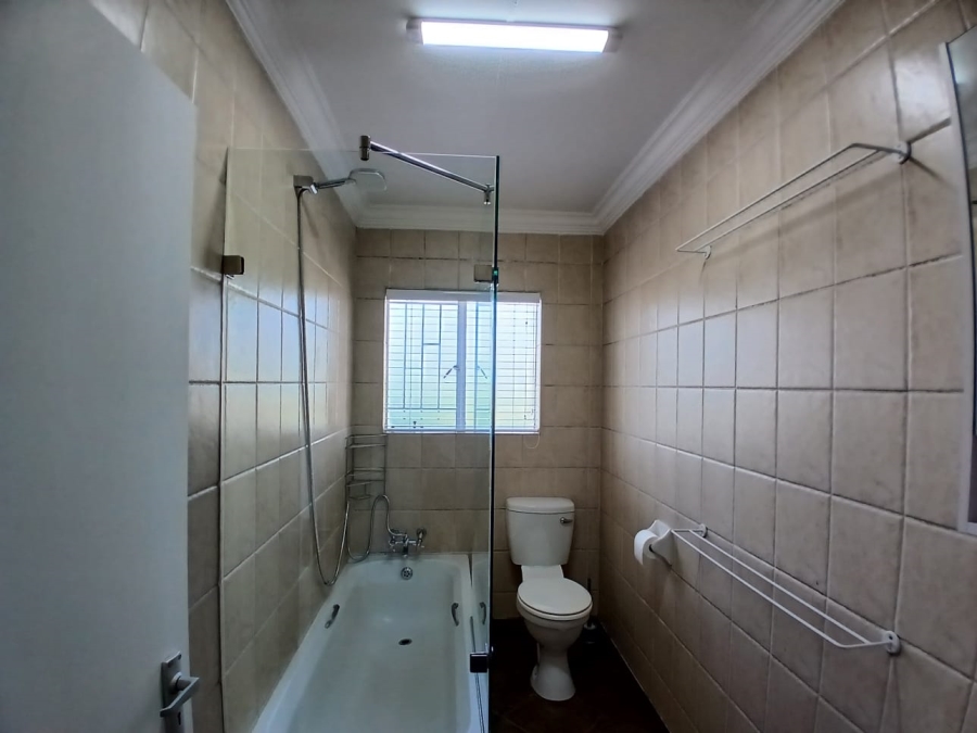 3 Bedroom Property for Sale in Die Hoewes Gauteng