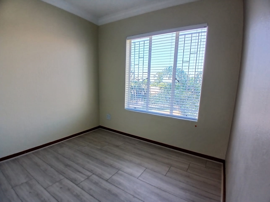 3 Bedroom Property for Sale in Die Hoewes Gauteng