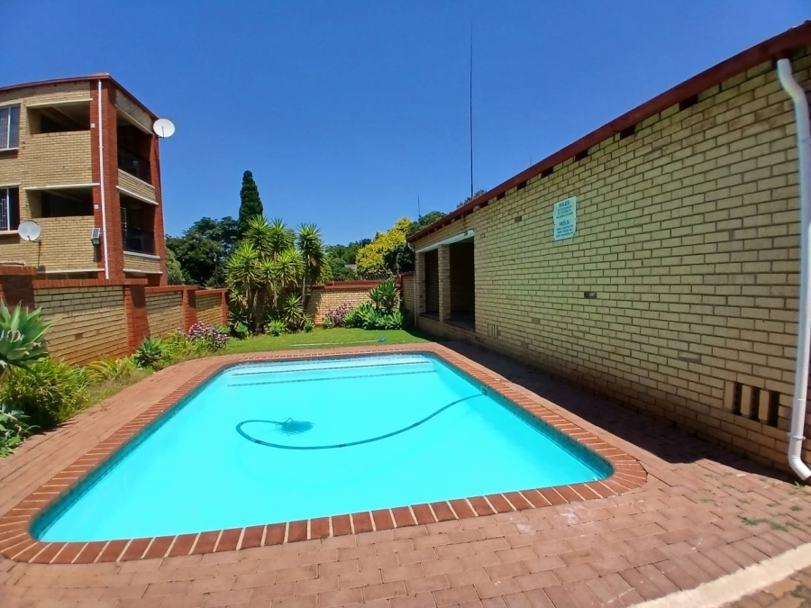 3 Bedroom Property for Sale in Die Hoewes Gauteng