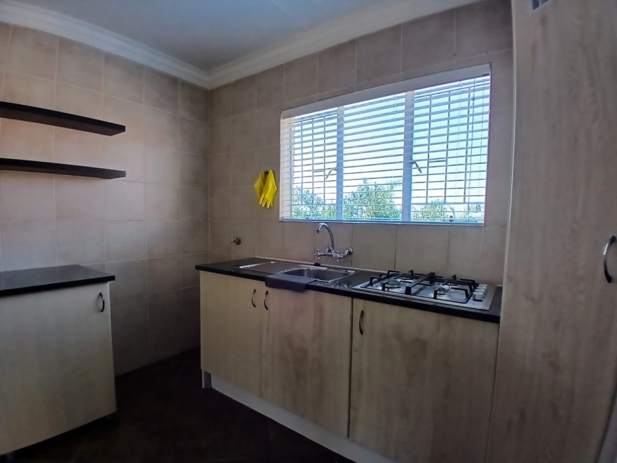 3 Bedroom Property for Sale in Die Hoewes Gauteng