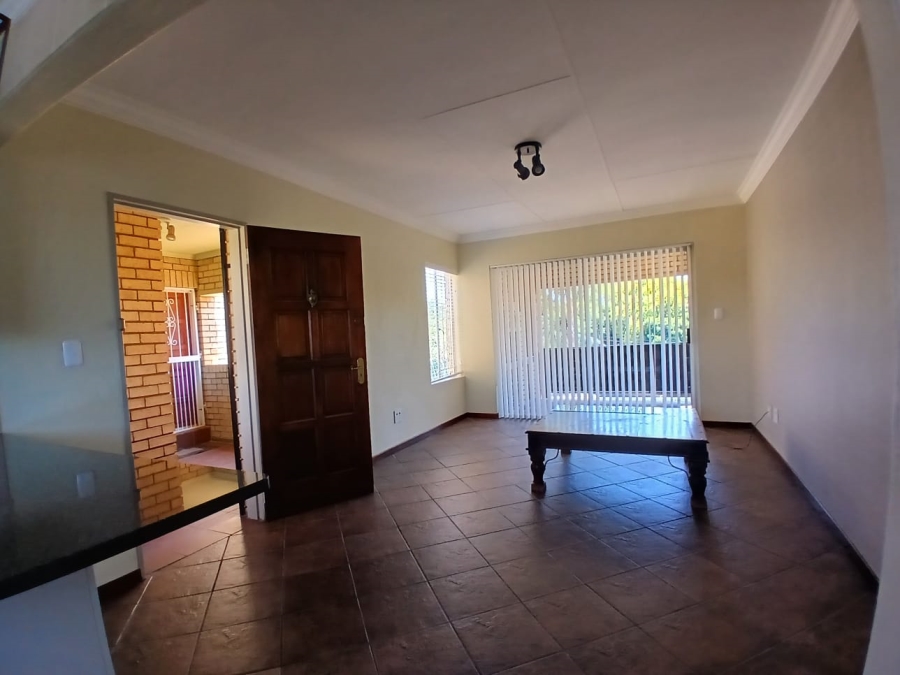3 Bedroom Property for Sale in Die Hoewes Gauteng