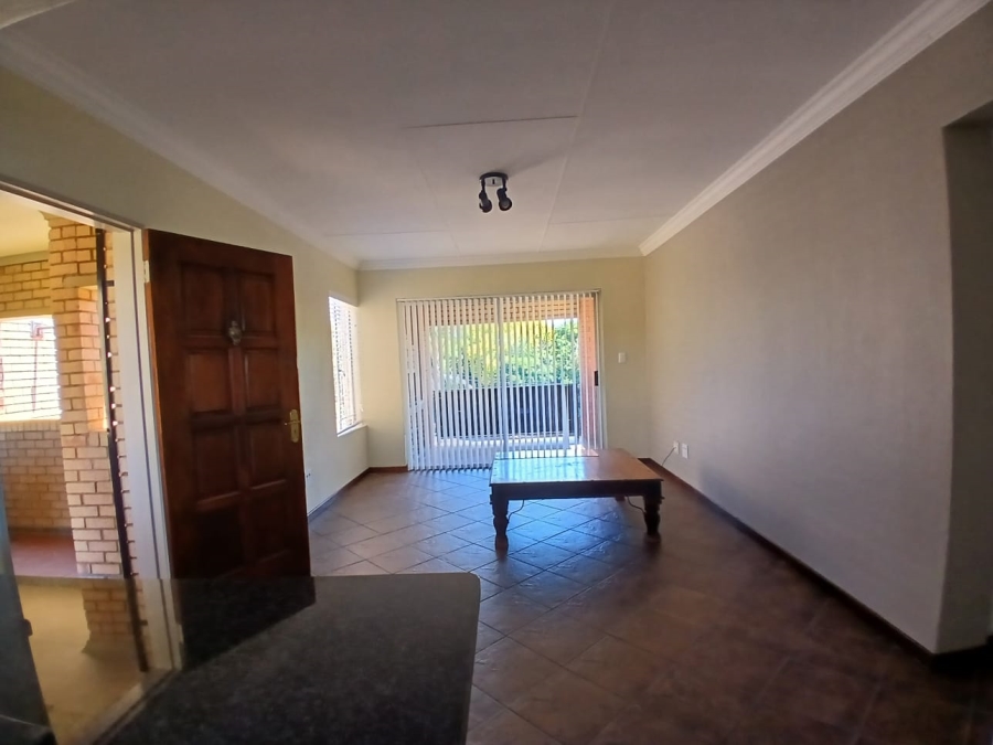 3 Bedroom Property for Sale in Die Hoewes Gauteng