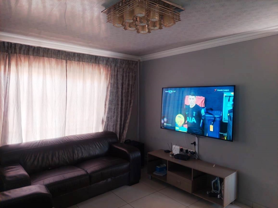 3 Bedroom Property for Sale in The Orchards Gauteng