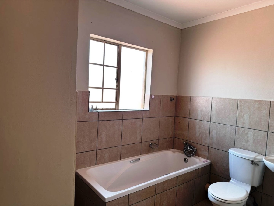 3 Bedroom Property for Sale in Annlin Gauteng