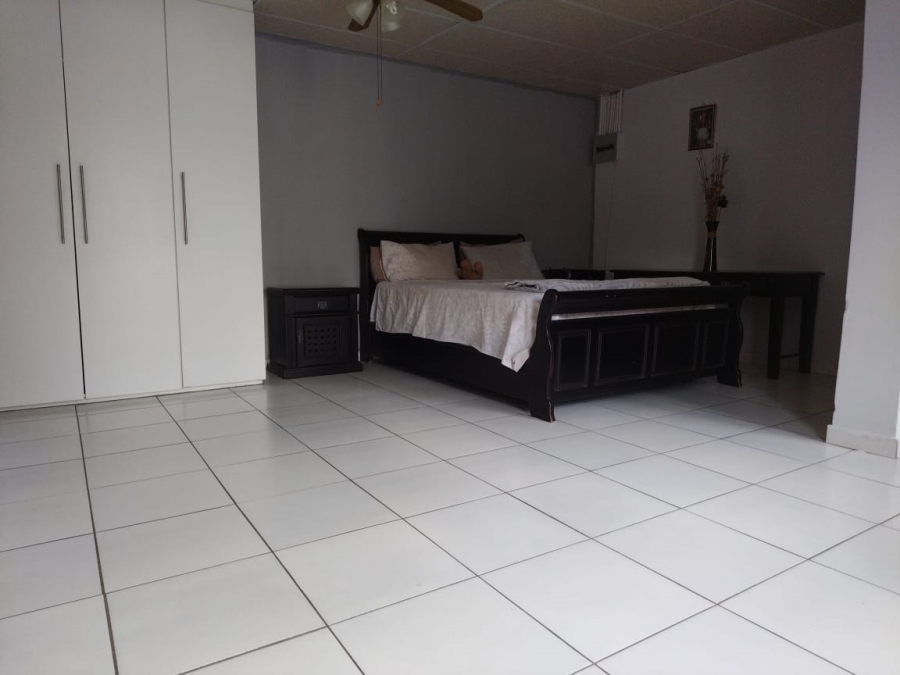 To Let 1 Bedroom Property for Rent in Florida Gauteng