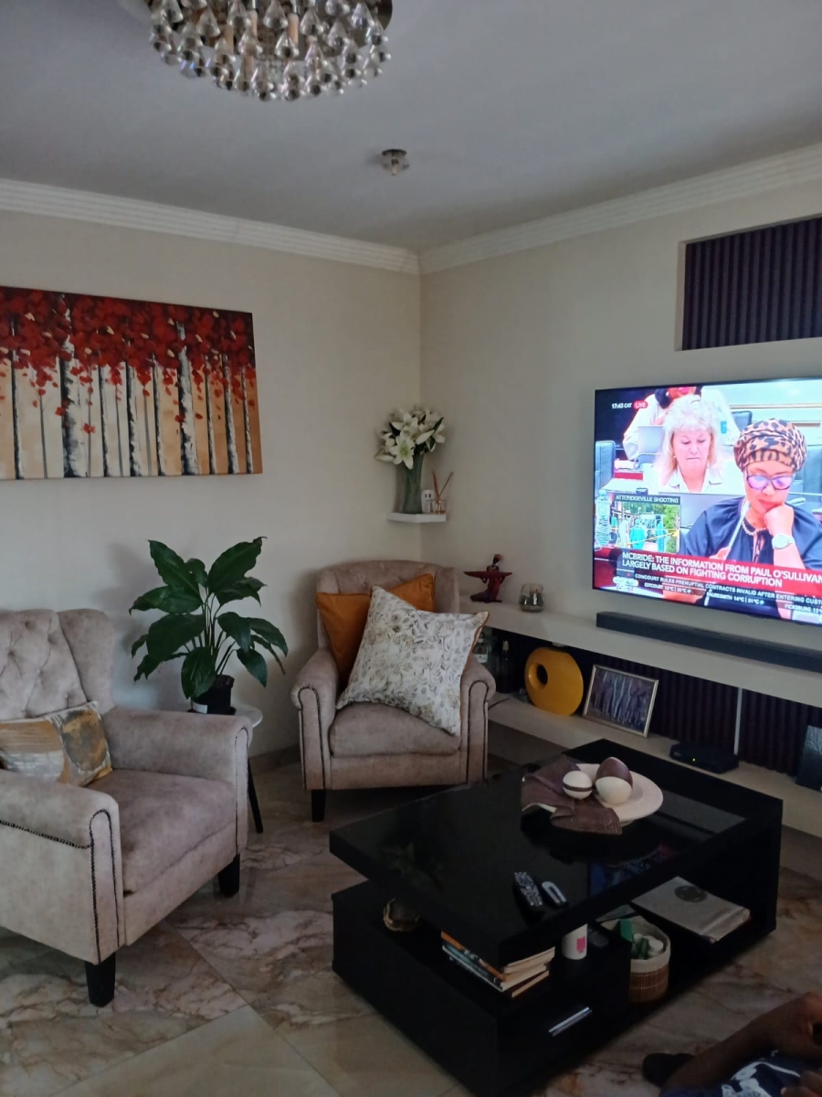 To Let 3 Bedroom Property for Rent in Meadowlands East Gauteng