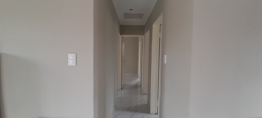 To Let 4 Bedroom Property for Rent in Albertsdal Gauteng
