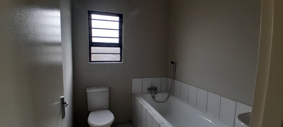 To Let 4 Bedroom Property for Rent in Albertsdal Gauteng