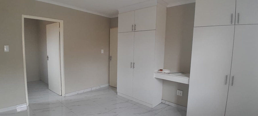To Let 4 Bedroom Property for Rent in Albertsdal Gauteng