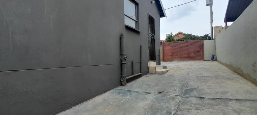 2 Bedroom Property for Sale in Fleurhof Gauteng