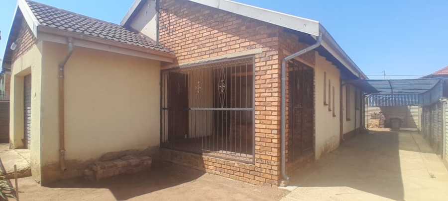To Let 3 Bedroom Property for Rent in Sebokeng Zone 6 Gauteng