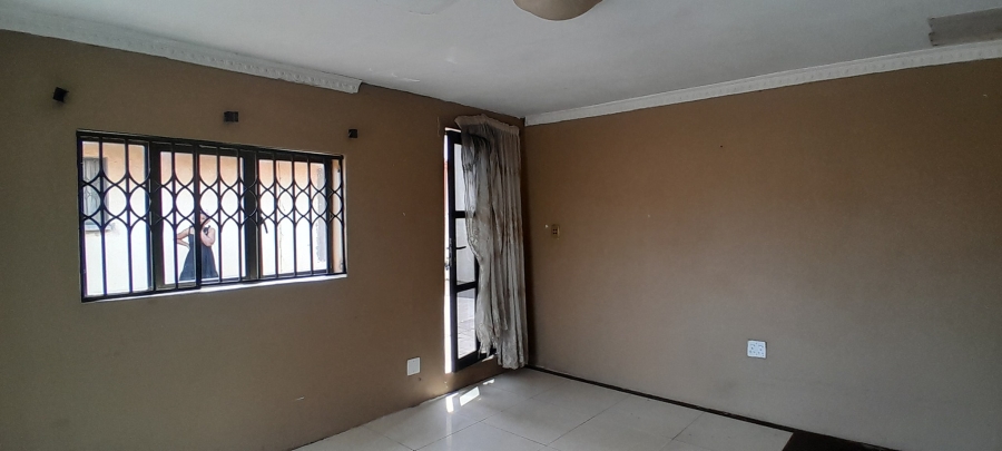 0 Bedroom Property for Sale in Lenasia Ext 7 Gauteng