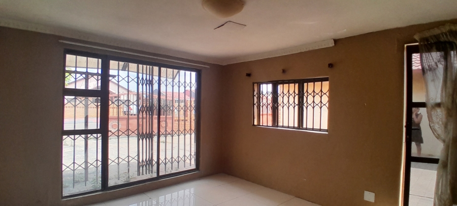 0 Bedroom Property for Sale in Lenasia Ext 7 Gauteng