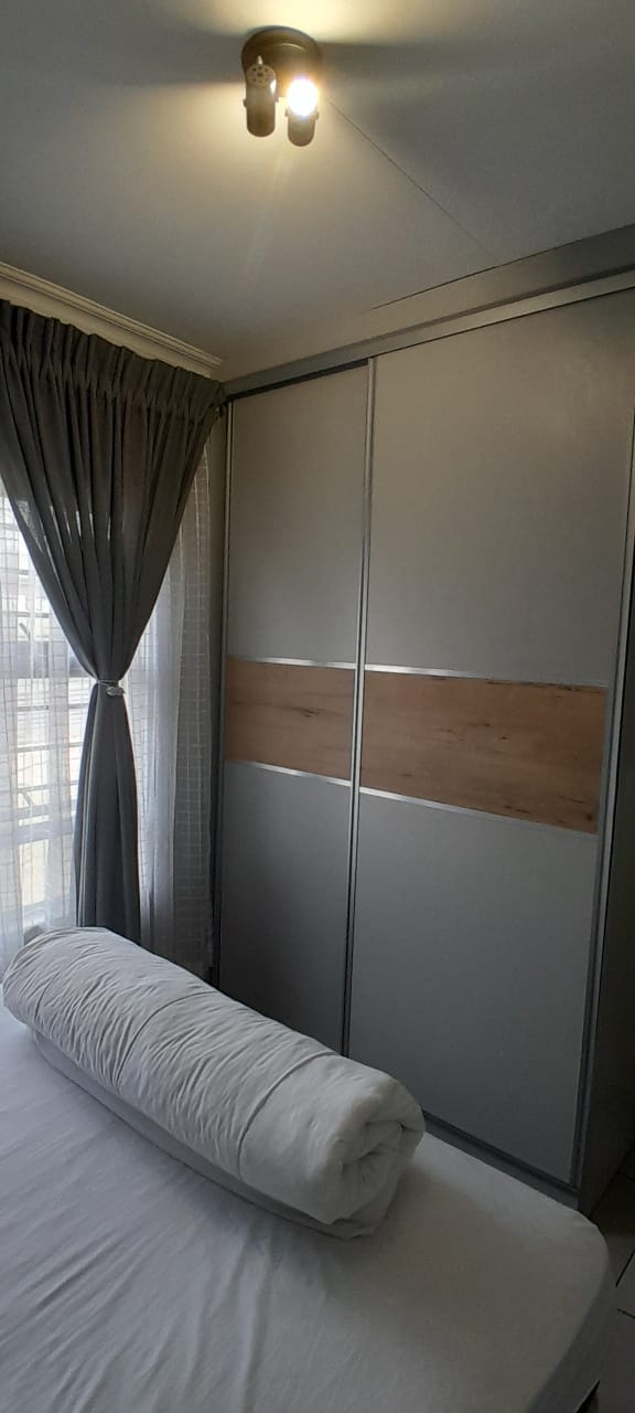 To Let 2 Bedroom Property for Rent in Fleurhof Gauteng