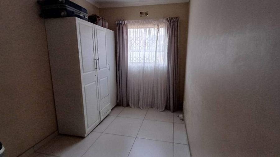 2 Bedroom Property for Sale in Clayville Industria Gauteng