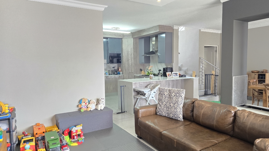 4 Bedroom Property for Sale in Sinoville Gauteng