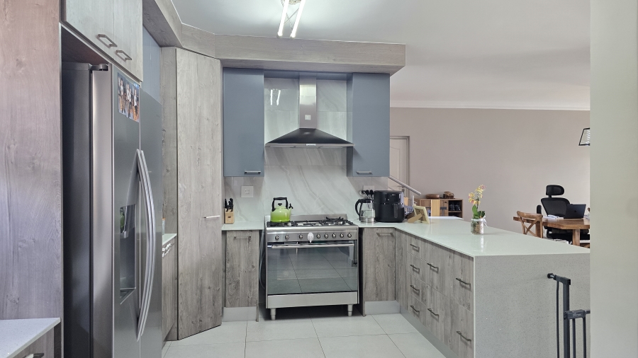 4 Bedroom Property for Sale in Sinoville Gauteng