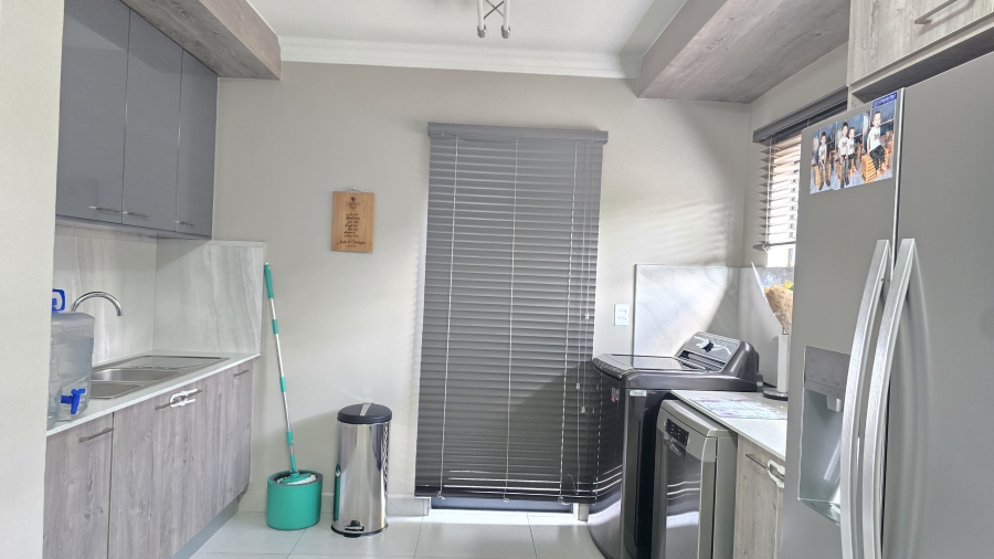 4 Bedroom Property for Sale in Sinoville Gauteng