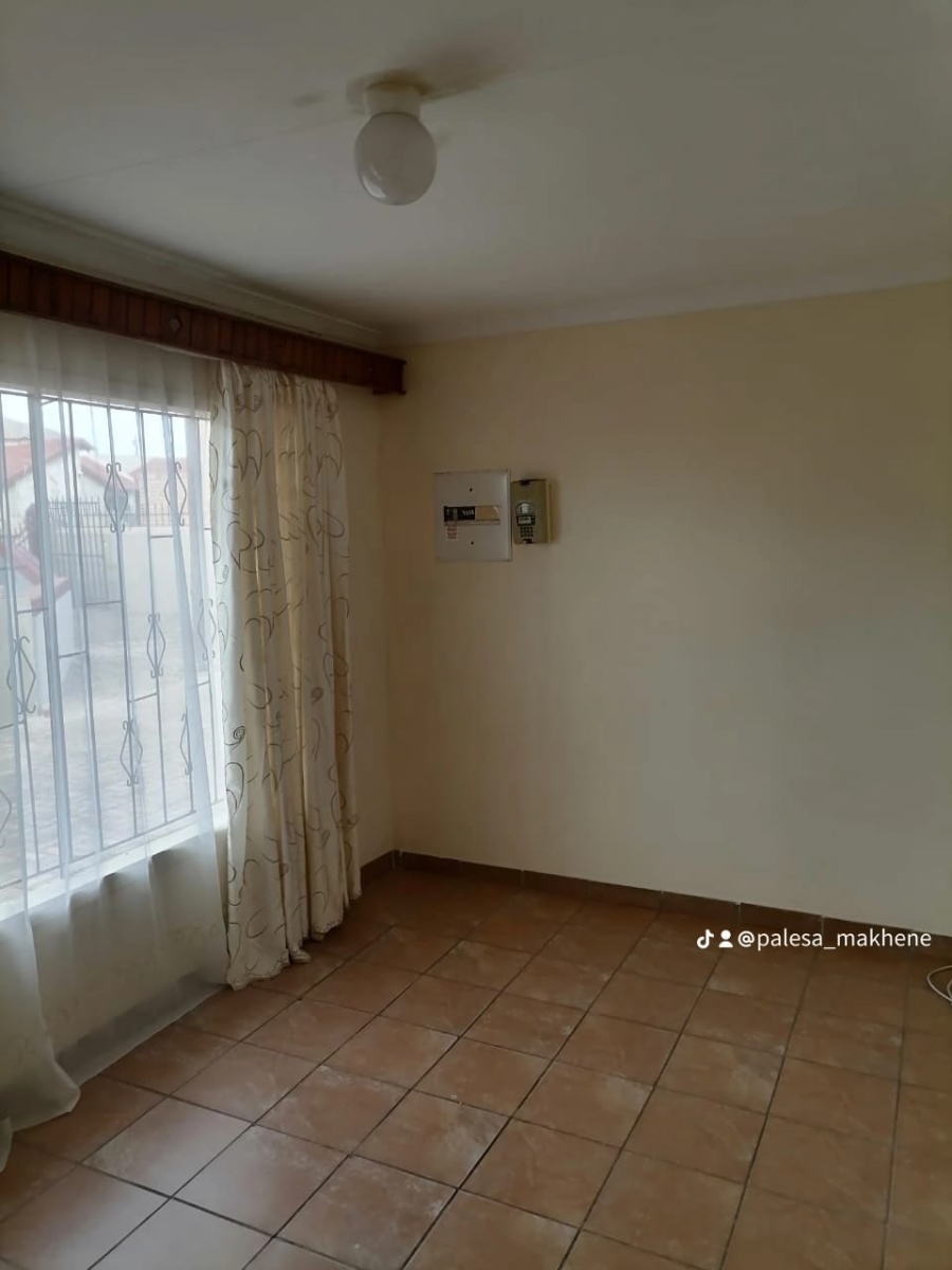 To Let 2 Bedroom Property for Rent in Mabopane Gauteng