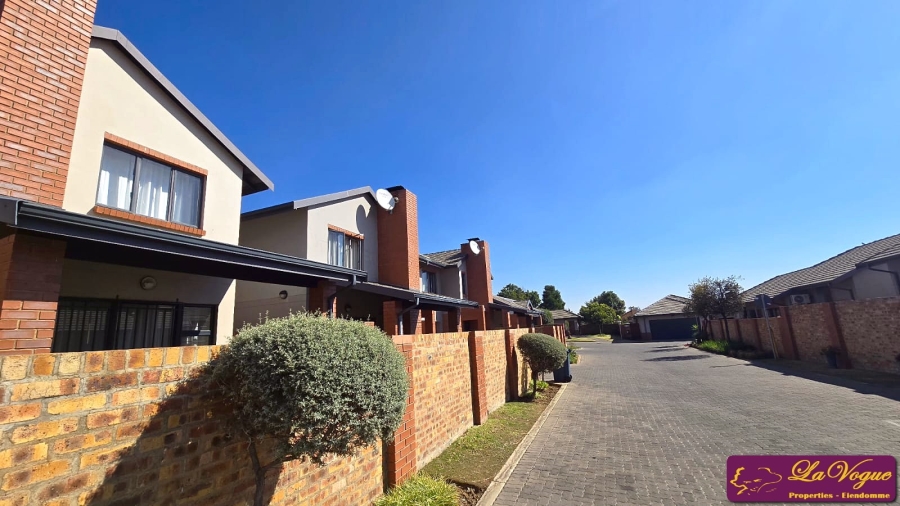 3 Bedroom Property for Sale in Equestria Gauteng