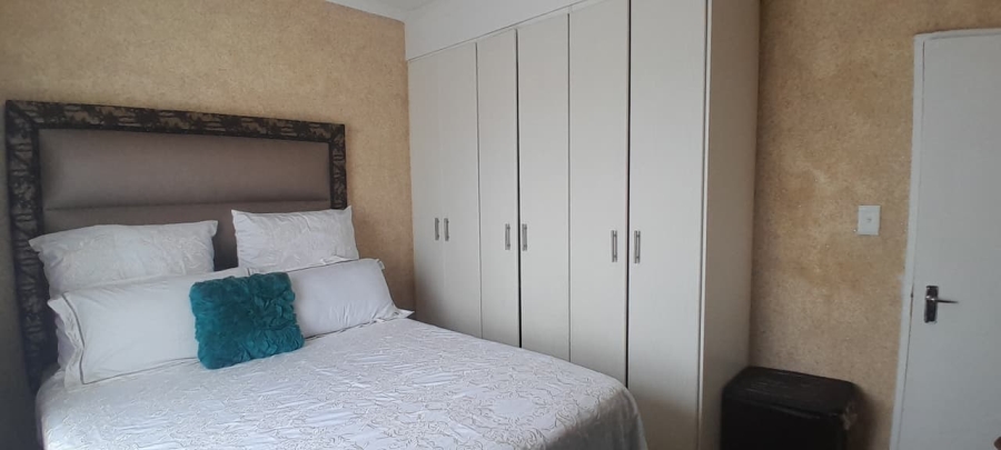 2 Bedroom Property for Sale in Bonanne Gauteng