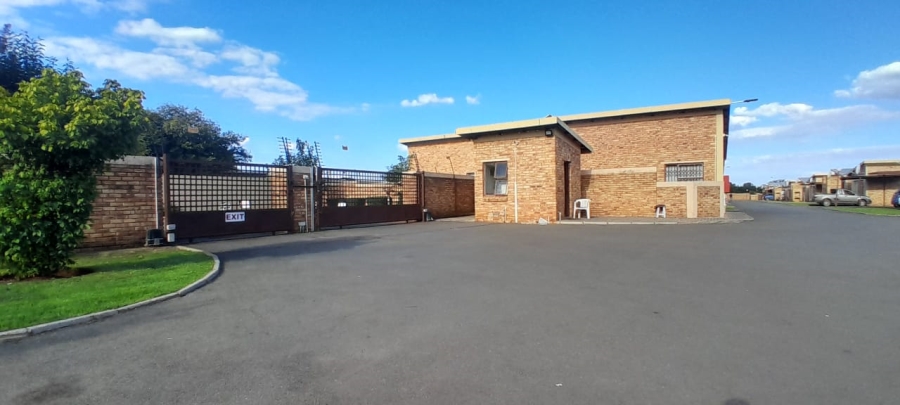 3 Bedroom Property for Sale in Bonanne Gauteng