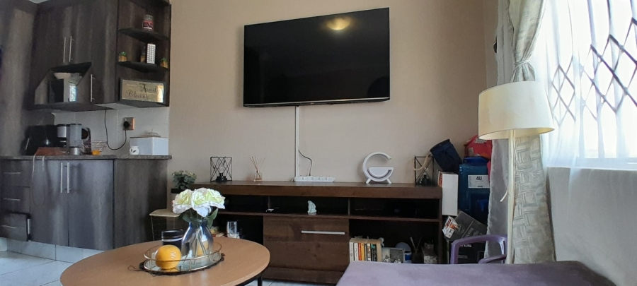 2 Bedroom Property for Sale in Fleurhof Gauteng