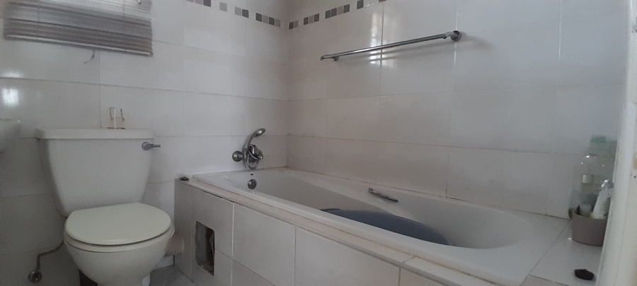 2 Bedroom Property for Sale in Fleurhof Gauteng