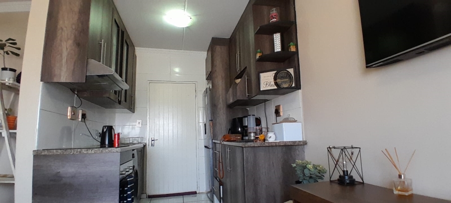 2 Bedroom Property for Sale in Fleurhof Gauteng