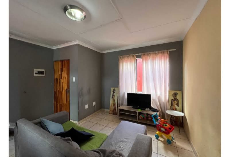 2 Bedroom Property for Sale in Fleurhof Gauteng