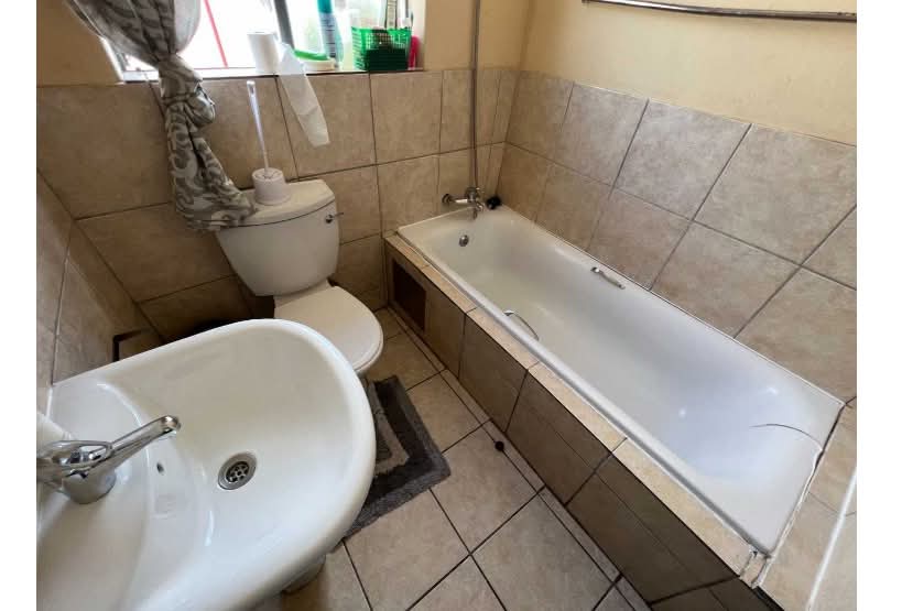 2 Bedroom Property for Sale in Fleurhof Gauteng