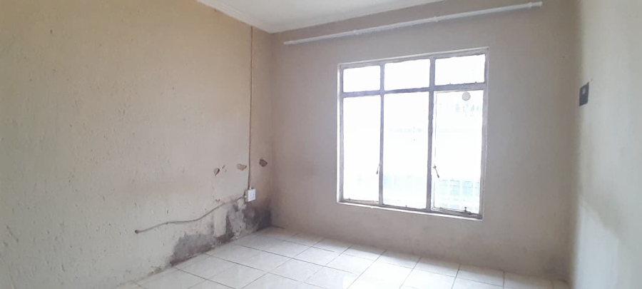 To Let 1 Bedroom Property for Rent in Creswell Park Gauteng