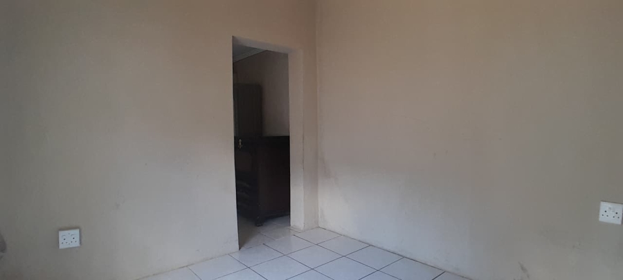To Let 1 Bedroom Property for Rent in Creswell Park Gauteng